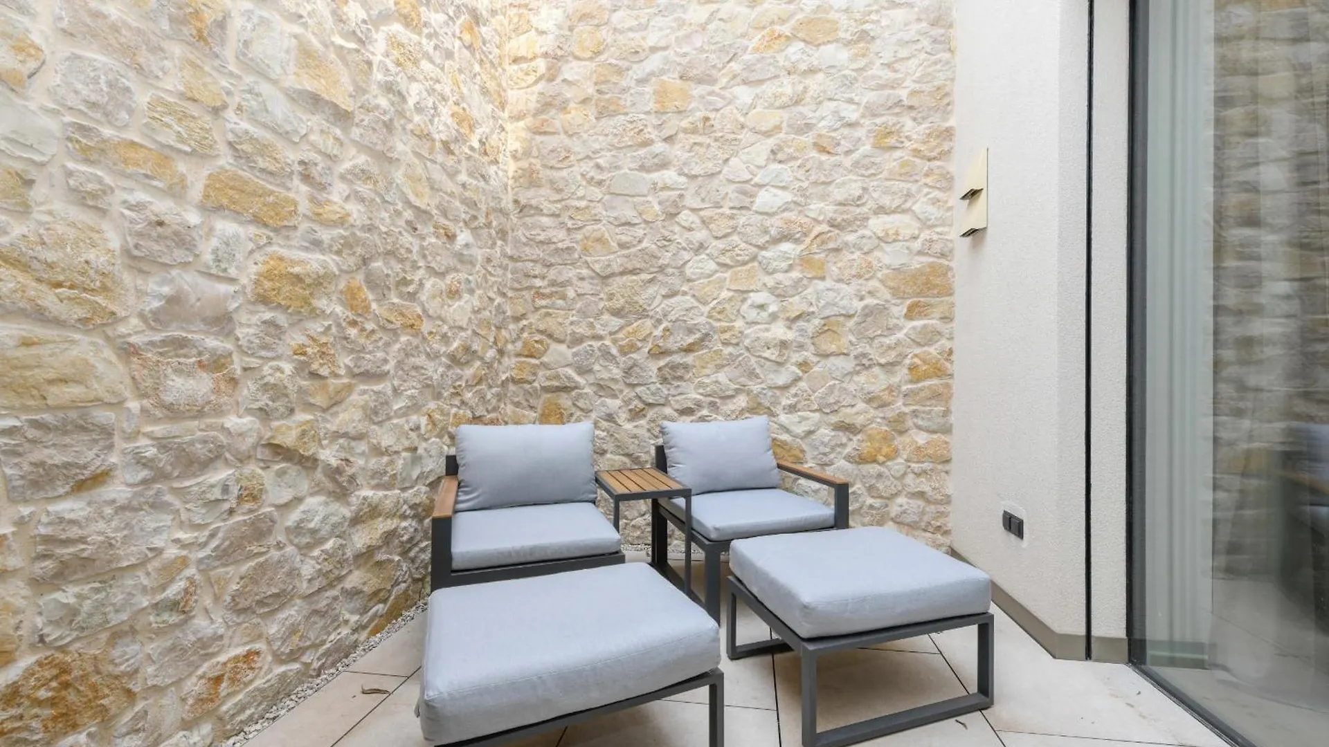 Mgh Luxury - Corte Garden Bardolino 34 0*,  Italy
